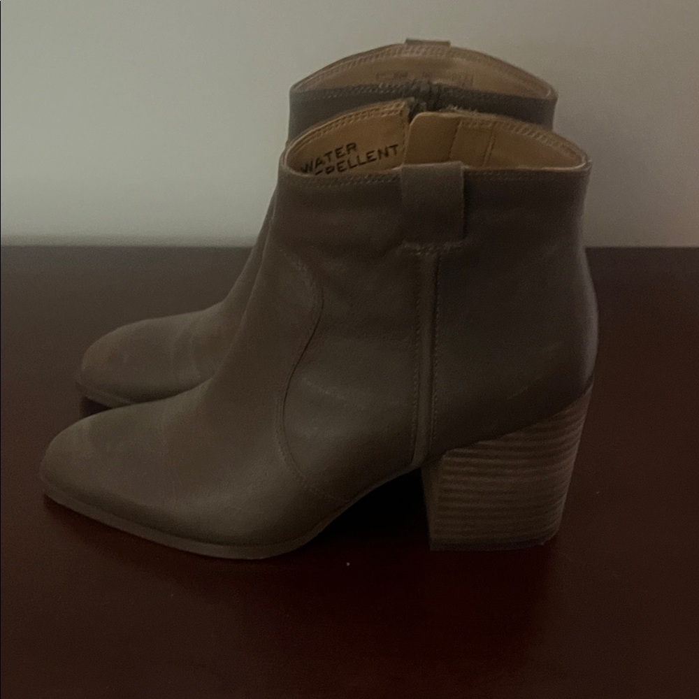 Vionic Leather Ankle Boots